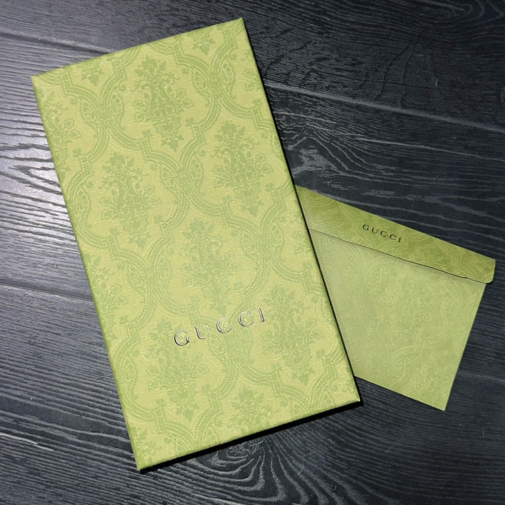 Gucci box